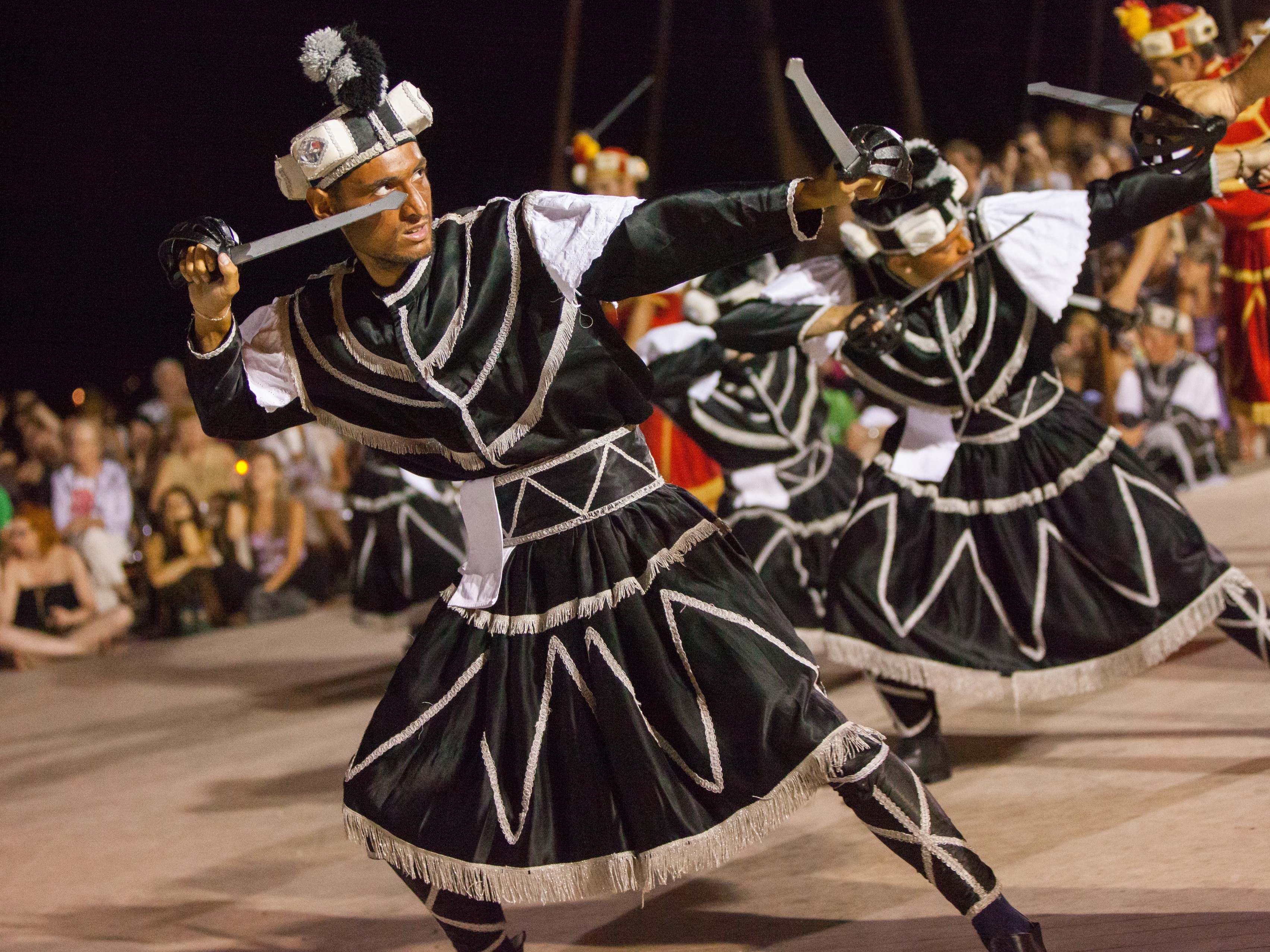 GILLAROSH 『DANCE』 ◆ Vo DECAMERON NAOKI Via Croatia Landing Pages